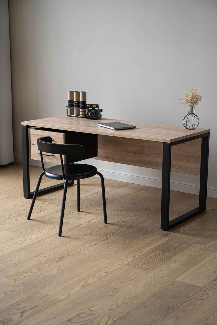 Bravura Desk